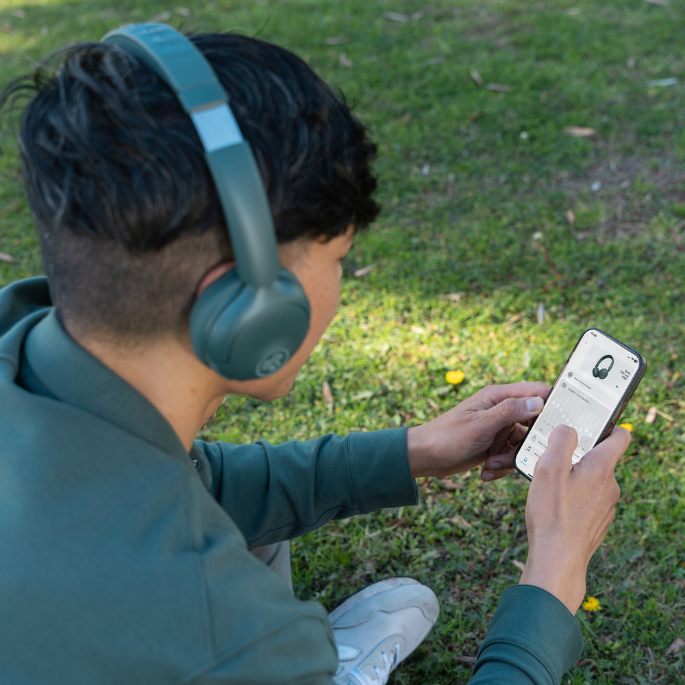 Personnalisez votre expérience audio + via l'application JLab 